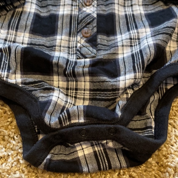 Old Navy Baby Flannel Onesie - Picture 4 of 4